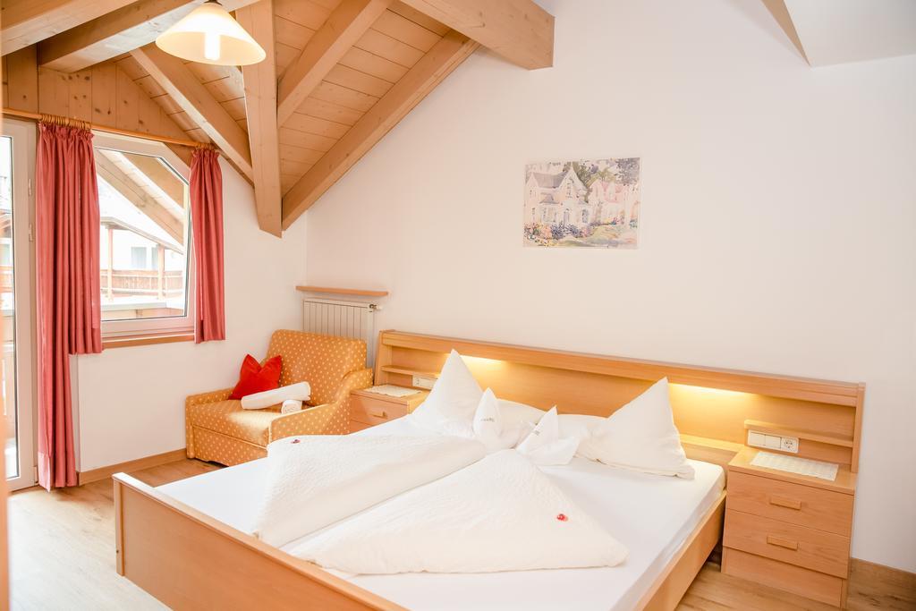 Alpine Life Hotel Anabel Cadipietra Buitenkant foto