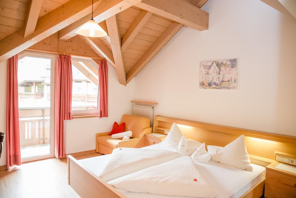 Alpine Life Hotel Anabel Cadipietra Buitenkant foto