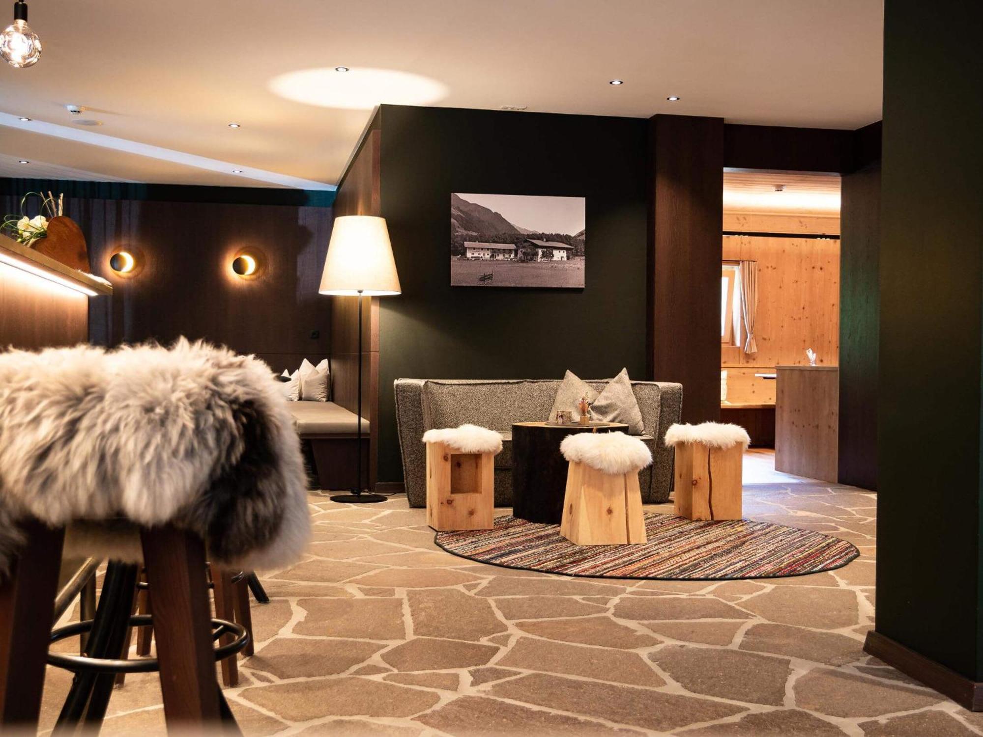 Alpine Life Hotel Anabel Cadipietra Buitenkant foto